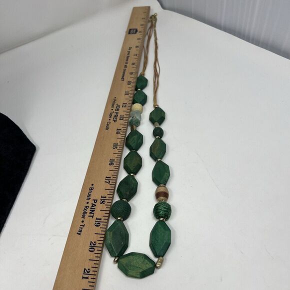 Chico's Necklace Green Wood Beads Wooden & Glass Lightweight Longline Necklace - Picture 8 of 8